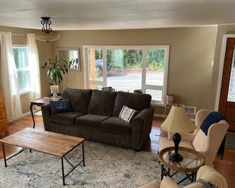 Fish Hatchery House - Bandon - Pokój dzienny