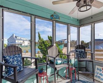 Nv8 - Happy Hours On The Sound - Duck - Balkon