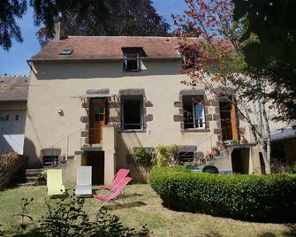 House of character in the heart of the Alpes Mancelles - Fresnay-sur-Sarthe - Edificio
