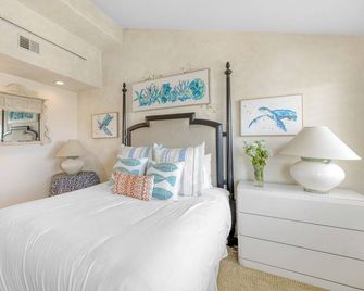 Shoreline Villa by Avantstay Steps to the Beach, Bay, & Pier! - Newport Beach - Bedroom