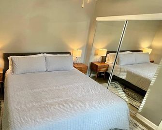 Posh Pad - Marion