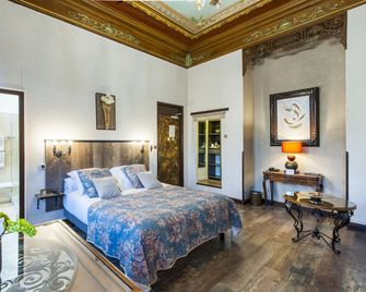 Hôtel de Charme Le Provence - Salon-de-Provence - Ložnice