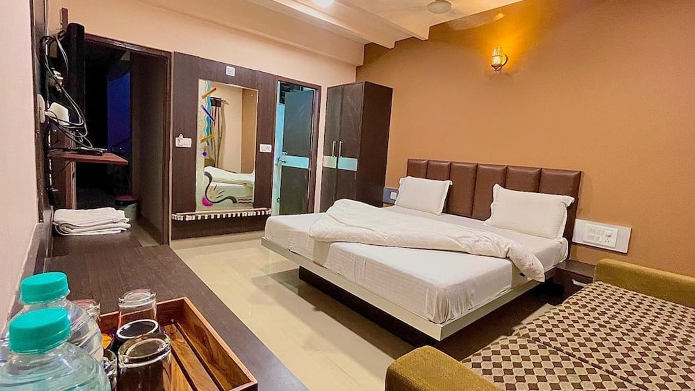 Hotel Ashapura Palace