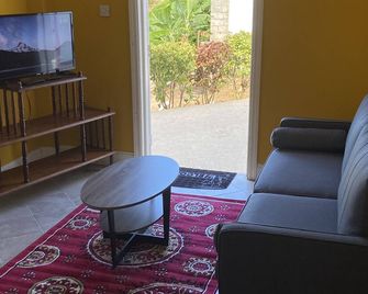 Lovely 2 Bedroom Saint Lucia, Mon Repos, Micoud - Praslin - Sala de estar