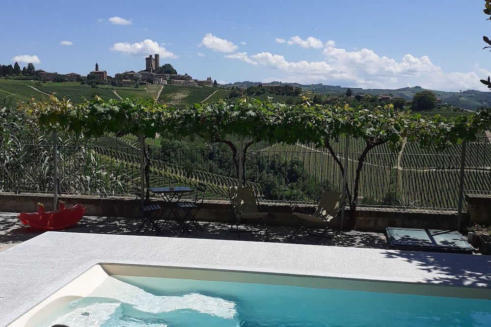 Agriturismo i Grappoli - Serralunga d'Alba