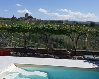 Agriturismo i Grappoli - Serralunga d'Alba