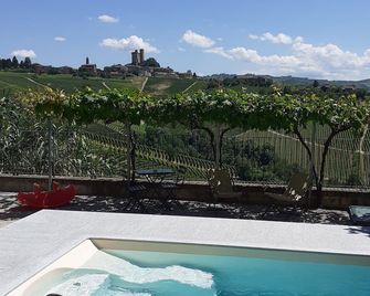 Agriturismo i Grappoli - Serralunga d'Alba