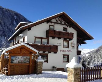 Apart Bergland - Platz - Gebäude