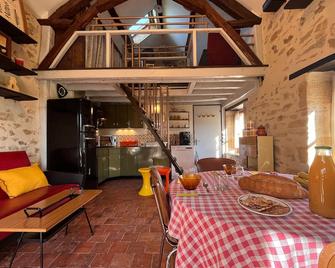 Gîte 'Tout Inclus' en Campagne Berrichonne avec Terrasse & Parking Privé - FR-1-591-419 - La Châtre - Restaurant