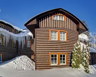 Hotel Tri Ruze - Špindlerův Mlýn - Bangunan