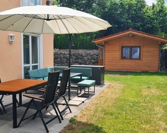 Alpina Sonnen-Appartements Füssen incl XL-Sonnen-Terrasse & Königscard - Füssen - Patio