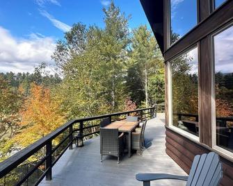 Pine Haven Retreat overlooking Whiteface-privacy, amenities & views. Sleeps 8-12 - Wilmington