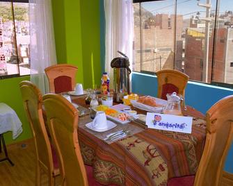 Panqarita House (02 Nice Rooms For Family Stay - Free Transfer From Train / Bus) - Puno - Dining room