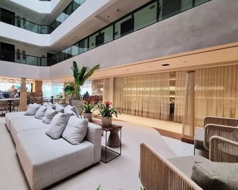 Apê na orla com vista pro mar e limpeza diária - Maceió - Lobby