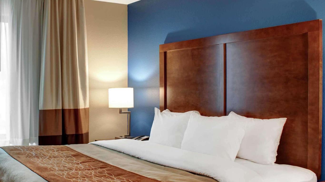 Comfort Inn & Suites