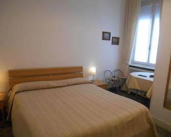 Le Rose Malpensa - Busto Arsizio - Camera da letto