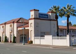 Travelodge by Wyndham Redding CA - Redding - Κτίριο