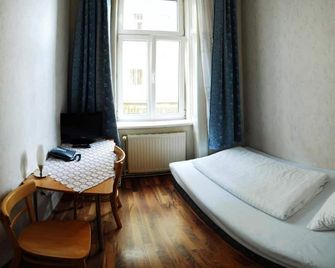 Hotel Pension Arpi - Wien - Makuuhuone