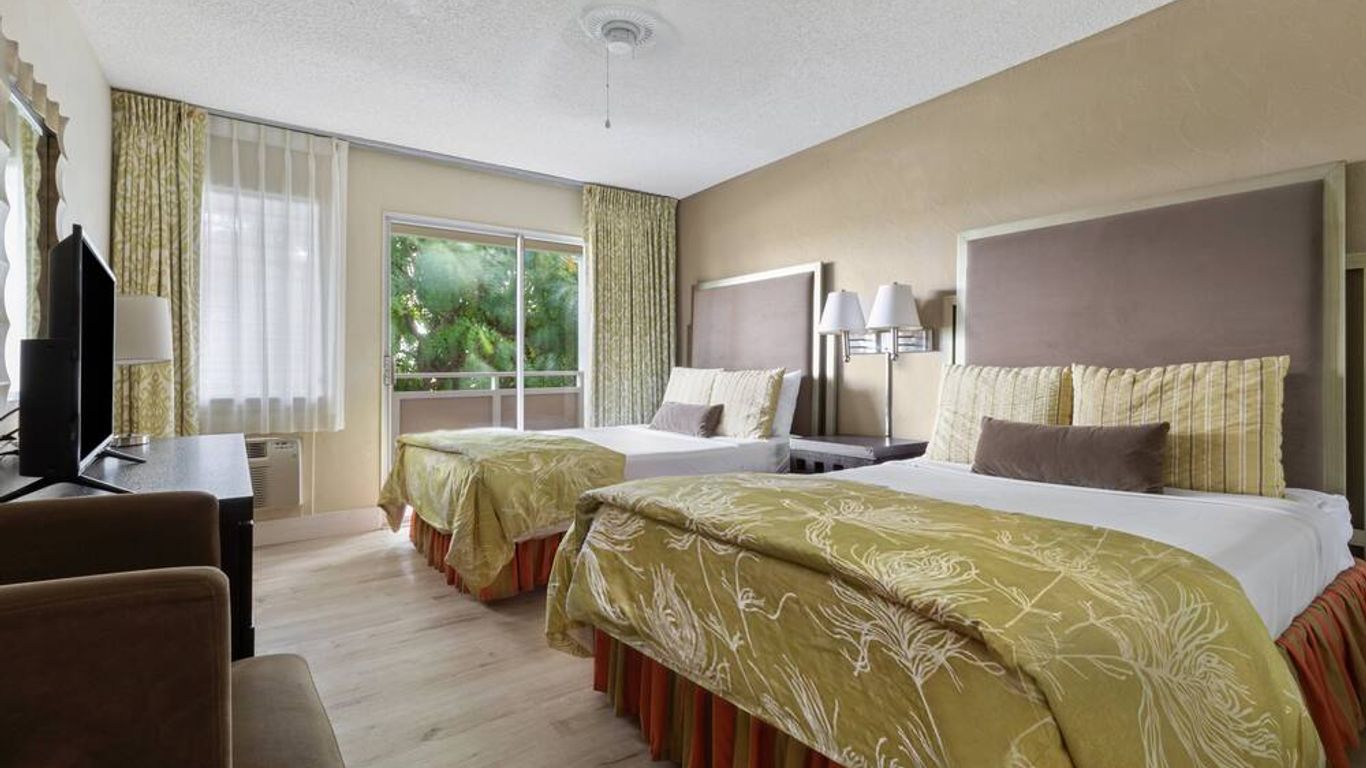 Plantation Hale Suites