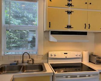 The Carriage House - Eureka - Cocina