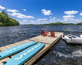Incredible Modern 6 bdrm, 5 bath Open-Concept Cottage on Lovely Lake of Bays! - Bondi Village
