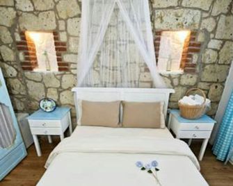 Kesre Hotel - Cesme - Habitación