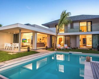Marguery Villas by MJ Holidays - Grande Rivière Noire - Piscina