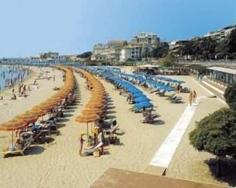 فندق إسبيريا - San Remo - شاطئ