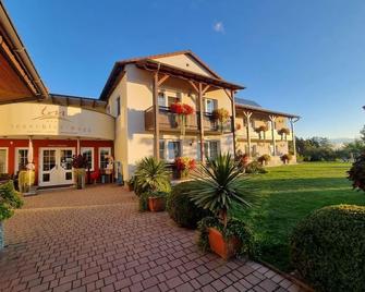 Hotel-Restaurant Teuschler-Mogg - Bad Waltersdorf - Budova