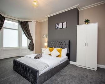 Heart of South Shields Modern Interior 2 Bed Flat - South Shields - Bedroom