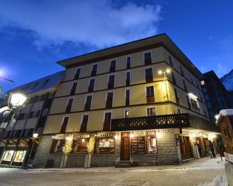 Art Hotel Grivola - Breuil-Cervinia - Bâtiment