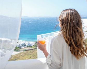Amelie Suites - Agios Stefanos - Balkon