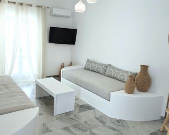 Narges Hotel - Aliki