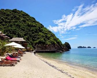 Catba View Hotel - Cat Ba - Strand