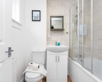 Cheerful Stays - Livingston - 4 Bedroom 3 Bath home - Livingston