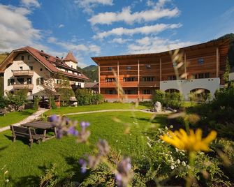 Hotel Ostaria Posta - St. Martin in Thurn - Gebäude