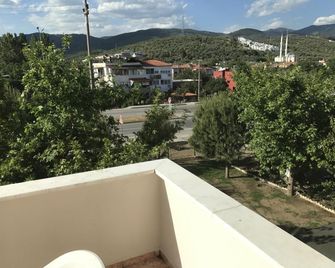 Zeytin Otel Altinoluk - Altınoluk - Balcony