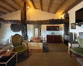 Il palmento dell'Etna - Trecastagni - Sala de estar