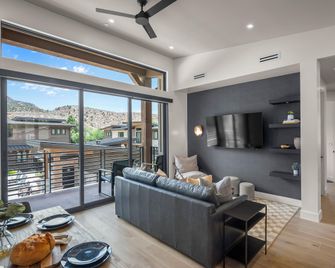 Montclair at Zion - ספרינגדייל - סלון