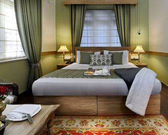 Brij Villa, Dalhousie - A Colonial Luxury Retreat - Dalhousie - Спальня