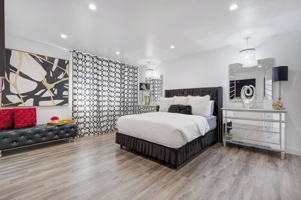 Modern modern Palm Springs home in San Diego