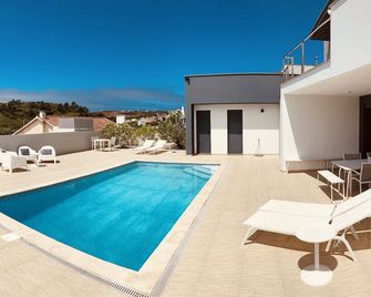 Villa with (heated) private pool close to beach and Lagoon Obidos - Foz do Arelho - Pool