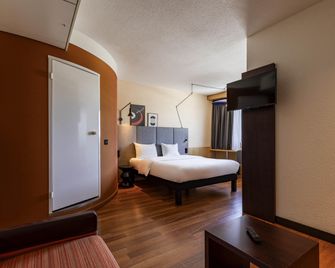 ibis Friedrichshafen Airport Messe - פרידריכסהאפן - חדר שינה