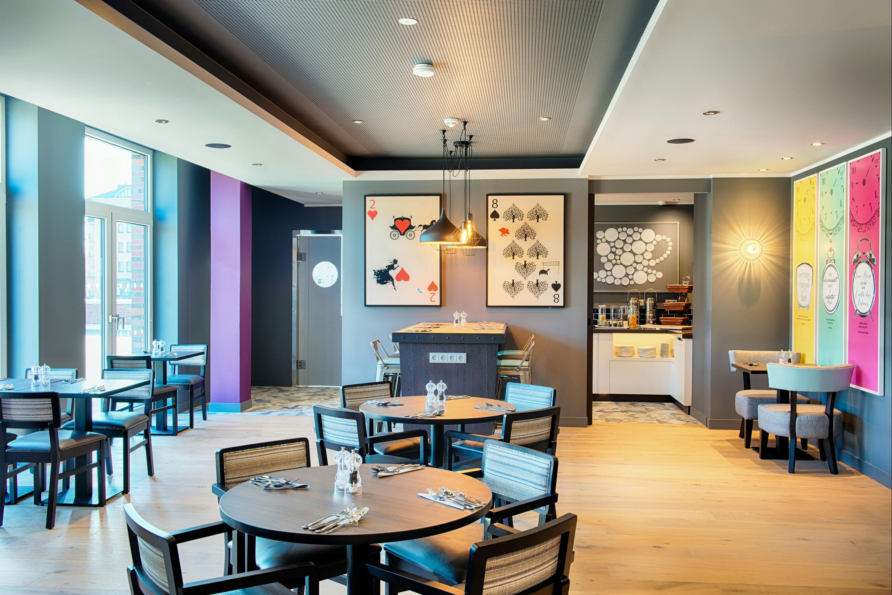 بريميير إنتلوبيك سيتي ستاتجريبين - وبيك - مطعم