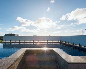 Studio at Relife by TropicLook - Rawai - Piscina