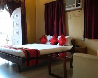 New Hotel White Palace - Kolkata