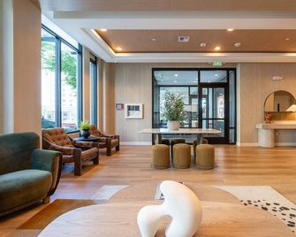 Loft | Gym, Lounge | Bellevue | Sophari Downtown A - Bellevue - Reception