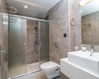 Sunny Days Hotel - Ialysos - Baño
