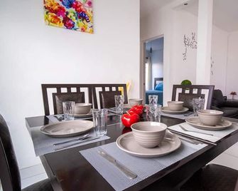 Casa moderna en segura Residencial Hacienda Chetumal - Chetumal - Dining room