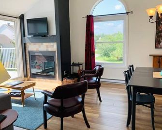Loft Philémon - 5 minutes from Mont Orford/Magog - Magog - Living room